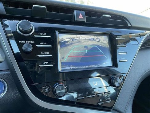 Used 2019 Toyota Camry LE image 28