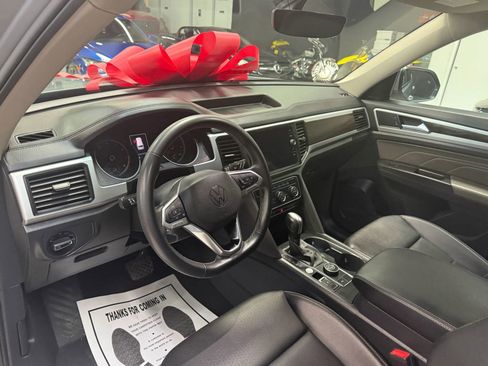 Used 2021 Volkswagen Atlas SE image 40