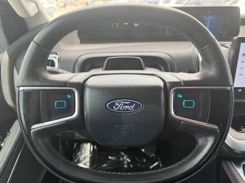 Used 2025 Ford Expedition Max Platinum AWD/4WD image 41