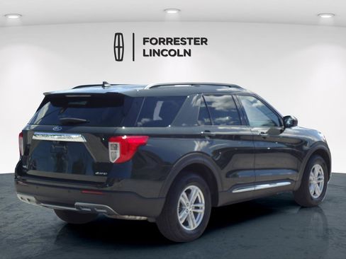 Used 2023 Ford Explorer XLT w/ Equipment Group 202A AWD/4WD image 3