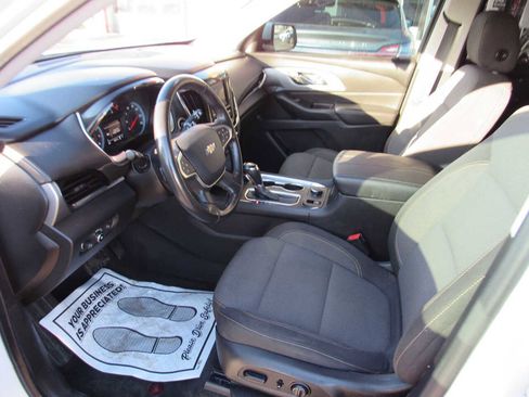 Used 2020 Chevrolet Traverse LT image 14