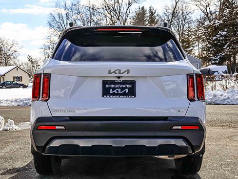 Certified 2023 Kia Sorento S image 5
