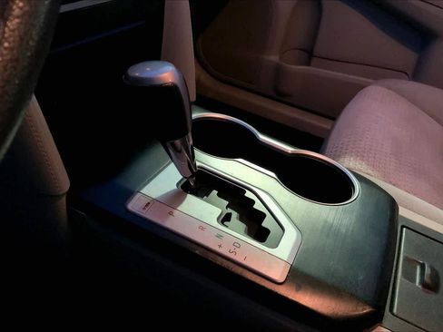 Used 2014 Toyota Camry LE image 16