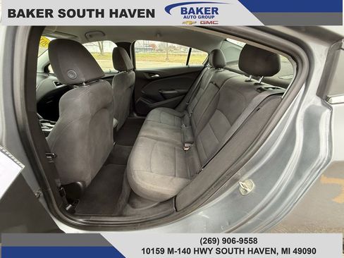 Used 2019 Chevrolet Cruze LT w/ Convenience Package image 10