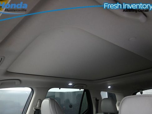 Used 2023 Honda Pilot Touring image 16
