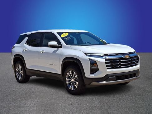 Used 2025 Chevrolet Equinox LT FWD image 3
