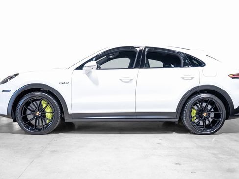 Used 2022 Porsche Cayenne Turbo S image 25