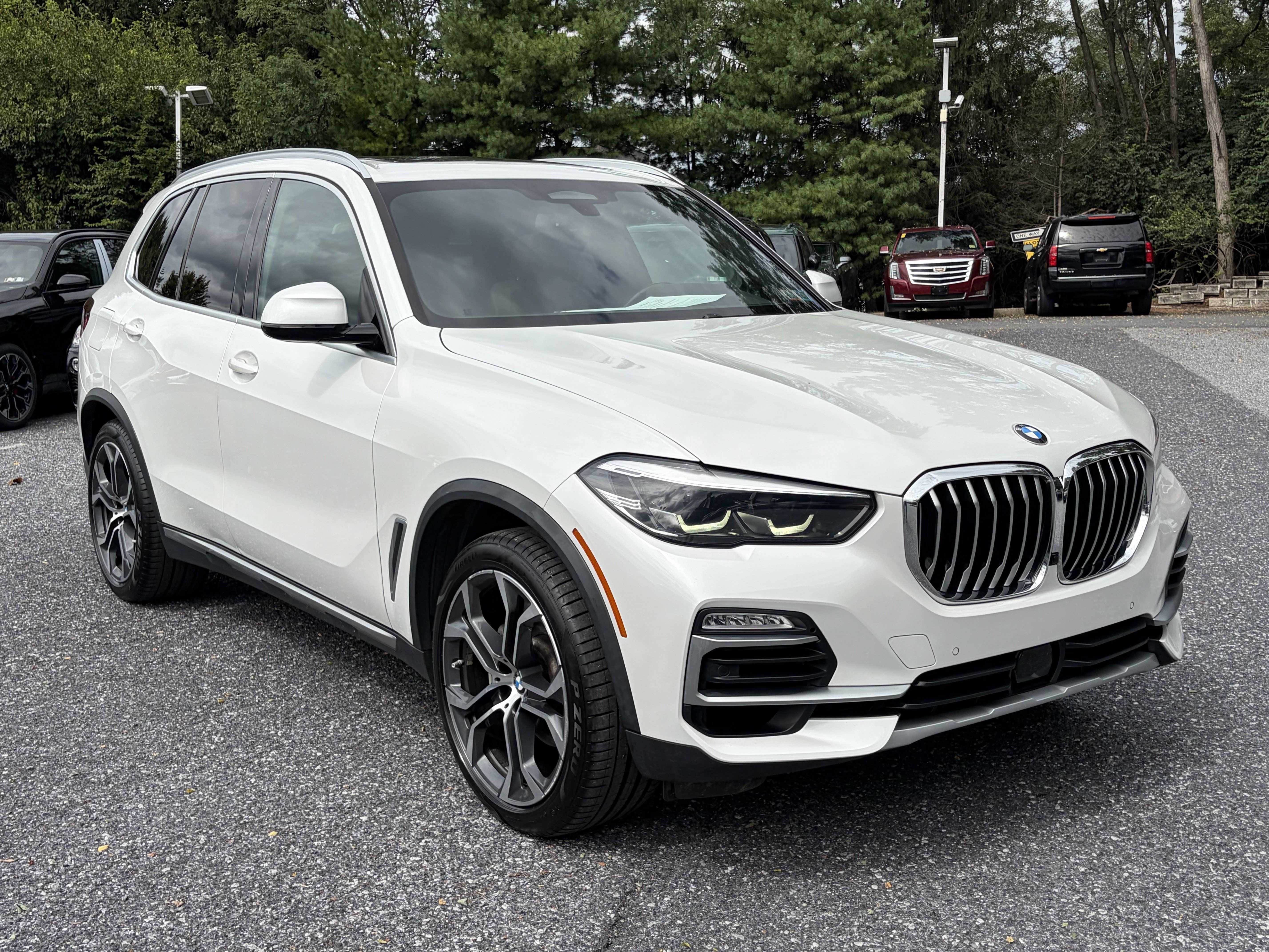 Used 2021 BMW X5 xDrive40i w/ Premium Package AWD/4WD image 3