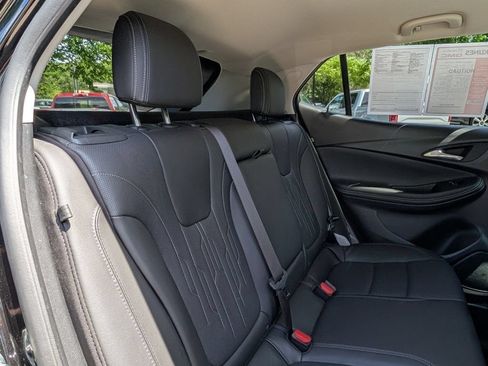 Used 2025 Buick Encore GX Avenir w/ Avenir Convenience Package AWD/4WD image 23