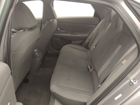Used 2024 Hyundai Elantra SEL FWD image 18