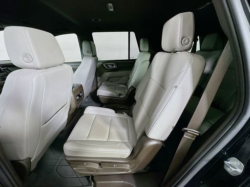 Used 2023 Chevrolet Tahoe Z71 w/ Z71 Off-Road Package AWD/4WD image 15