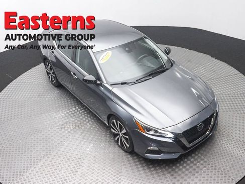 Used 2022 Nissan Altima 2.5 SR FWD image 3