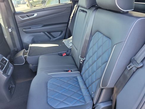 New 2026 Volkswagen Atlas Cross Sport SEL Premium R-Line image 15