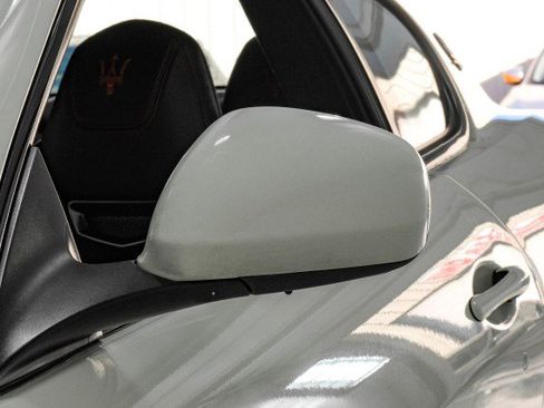 Used 2014 Maserati GranTurismo Sport image 31