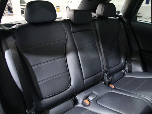 Used 2025 Mercedes-Benz GLC 300 4MATIC image 26