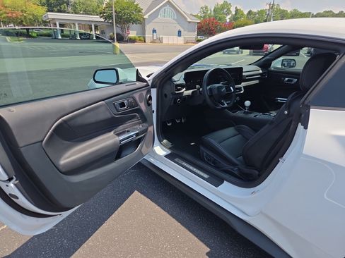 Used 2024 Ford Mustang GT Premium RWD image 34