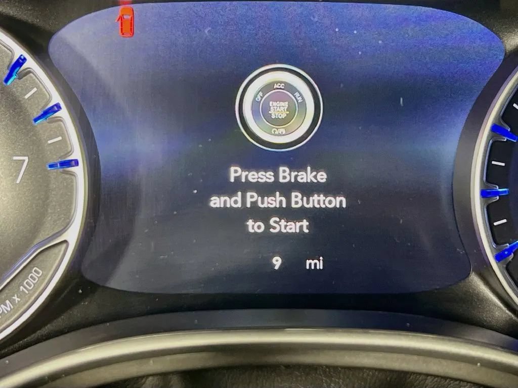 New 2027 Chrysler Pacifica Select FWD image 13