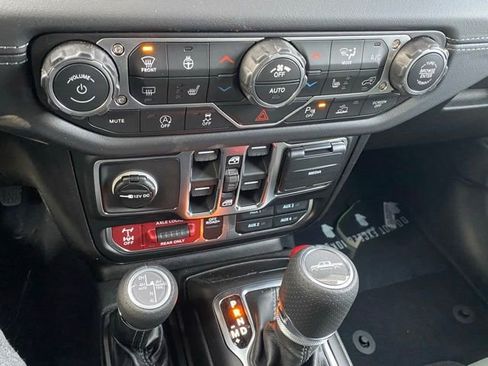 New 2026 Jeep Gladiator Mojave image 23