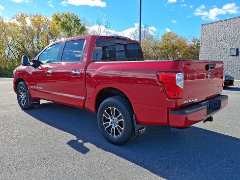 Used 2020 Nissan Titan SV w/ SV Convenience Package image 6