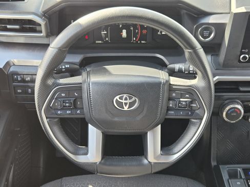 Used 2025 Toyota 4Runner SR5 AWD/4WD image 14