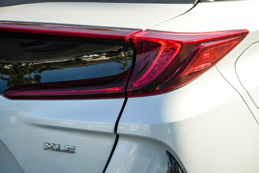 Used 2022 Toyota Prius Prime XLE FWD image 7