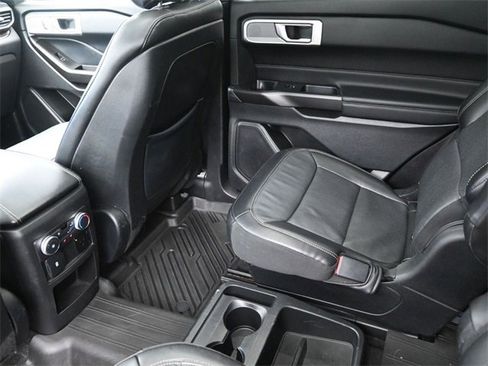 Used 2020 Ford Explorer Limited image 22