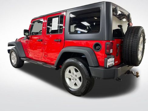 Used 2018 Jeep Wrangler Unlimited Sport S AWD/4WD image 3