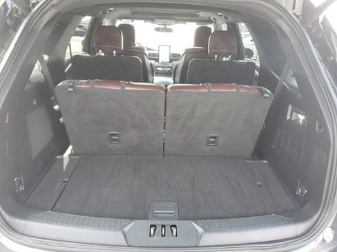 Used 2020 Ford Explorer Platinum w/ Premium Technology Package AWD/4WD image 9