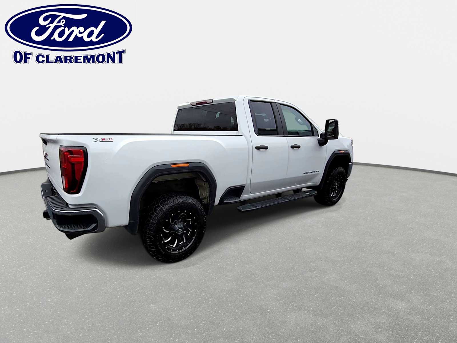 Used 2022 GMC Sierra 2500 Pro w/ Convenience Package AWD/4WD image 8