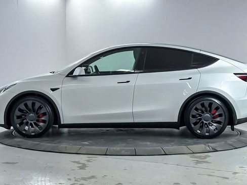 Used 2023 Tesla Model Y Performance AWD/4WD image 5