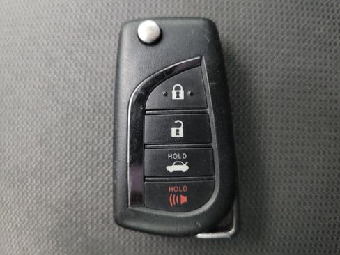 Used 2022 Toyota Corolla LE FWD image 32