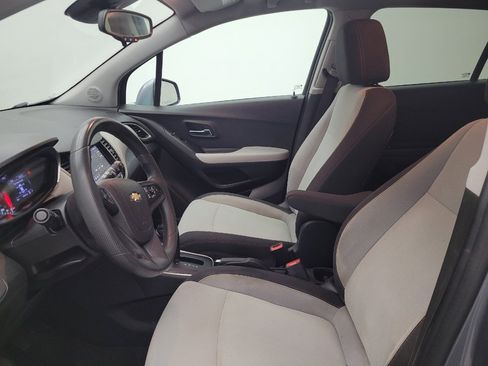Used 2020 Chevrolet Trax LS w/ Tint and Cruise Package FWD image 17