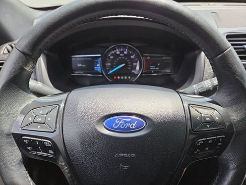 Used 2019 Ford Explorer XLT w/ Equipment Group 202A FWD image 12