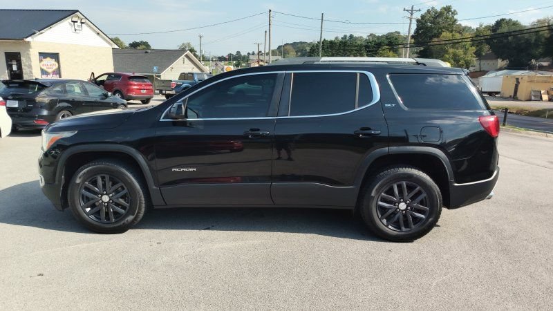 Used 2018 GMC Acadia SLT FWD image 2