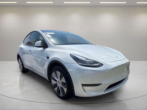 Used 2023 Tesla Model Y Long Range AWD/4WD image 22