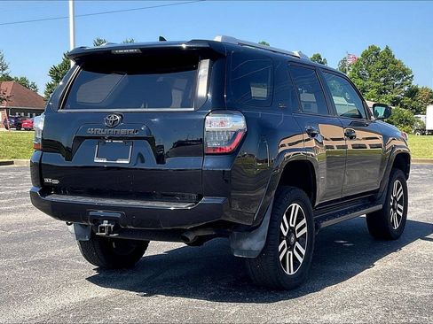 Used 2018 Toyota 4Runner SR5 AWD/4WD image 2