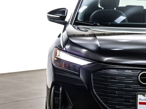 Used 2025 Audi Q4 e-tron Premium Plus w/ Premium Plus image 14