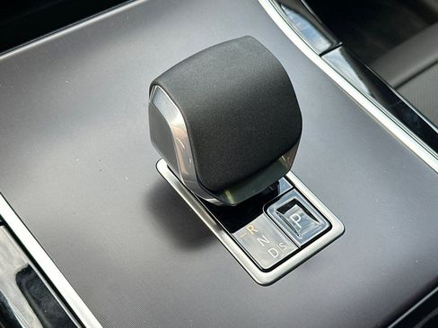 New 2026 Land Rover Range Rover Velar Dynamic SE AWD/4WD image 15