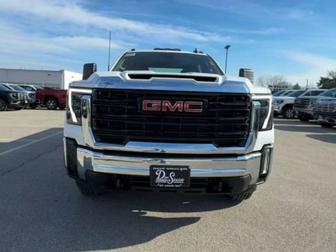 New 2026 GMC Sierra 2500 Pro image 3