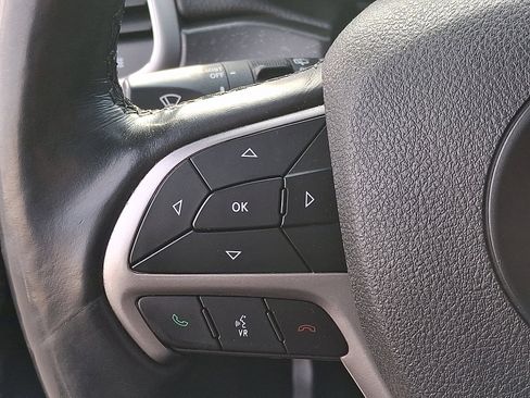 Used 2018 Jeep Grand Cherokee Altitude image 21