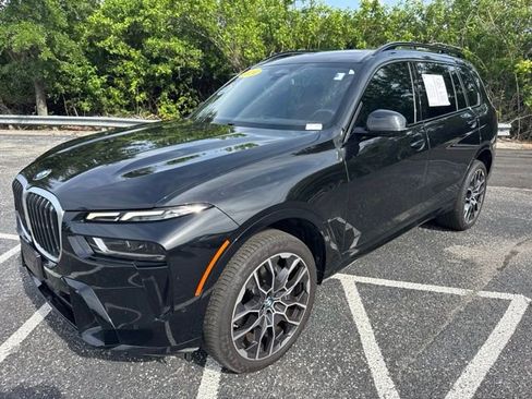 Used 2024 BMW X7 xDrive40i w/ M Sport Package AWD/4WD image 1