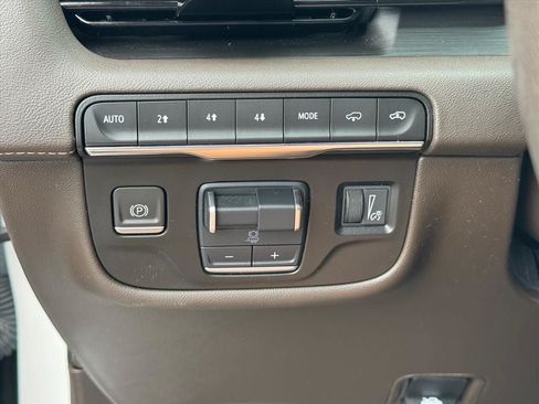 Used 2022 Cadillac Escalade ESV Sport w/ Touring Package AWD/4WD image 25