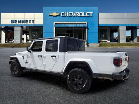 Used 2023 Jeep Gladiator Sport AWD/4WD image 4