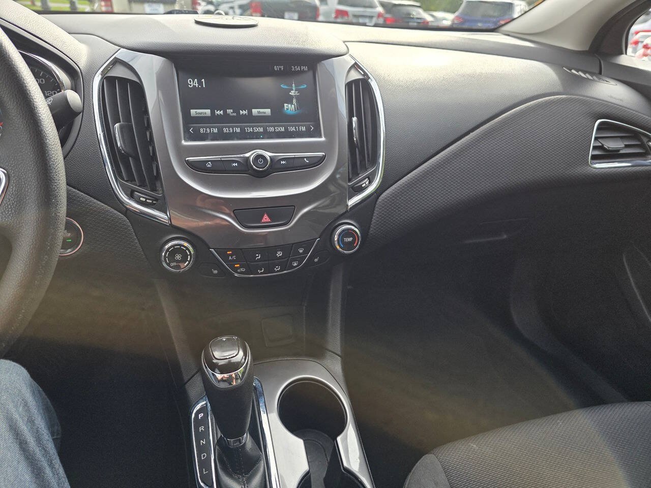 Used 2017 Chevrolet Cruze LT w/ Convenience Package FWD image 26
