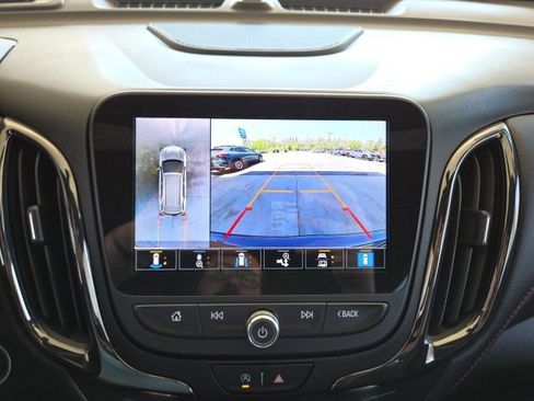 Used 2022 Chevrolet Equinox RS w/ RS Leather Package AWD/4WD image 16