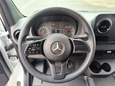 Used 2023 Mercedes-Benz Sprinter 2500 image 14