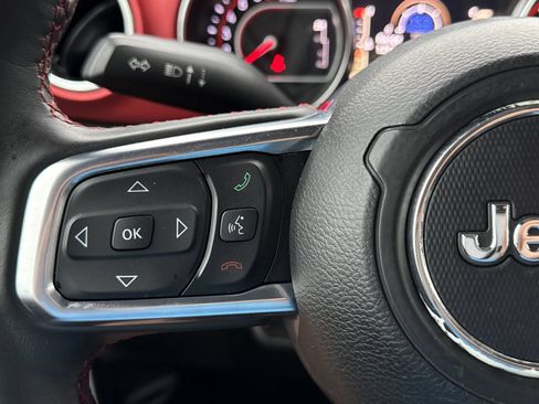 Used 2018 Jeep Wrangler Rubicon AWD/4WD image 17