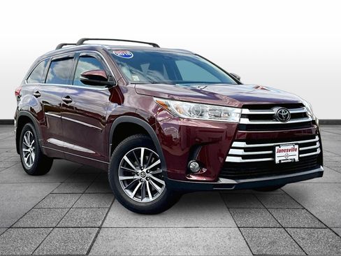 Used 2018 Toyota Highlander XLE AWD/4WD image 1