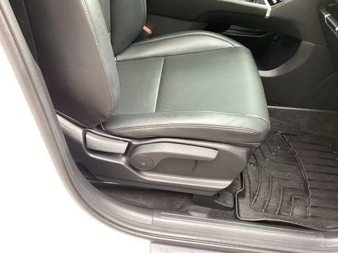 Used 2025 Hyundai Santa Fe SEL FWD image 40