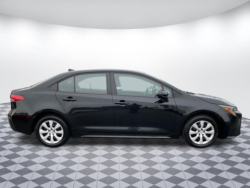Used 2024 Toyota Corolla LE image 2